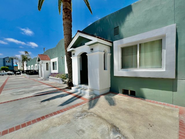 626 N Kingsley #2 Lt Stg - 18.jpeg