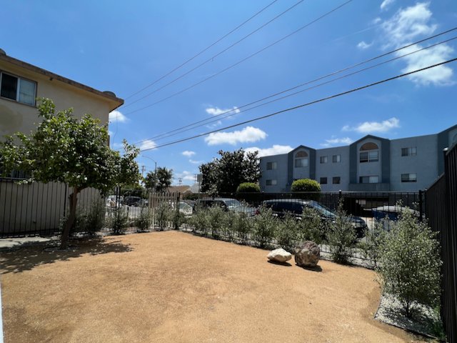 626 N Kingsley #2 Lt Stg - 19.jpeg