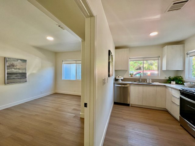 632 1-2 Kingsley Ave - 3.jpeg