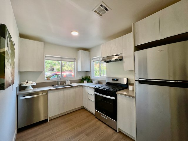 632 1-2 Kingsley Ave - 6.jpeg
