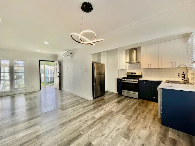 1846 N Edgemont #7