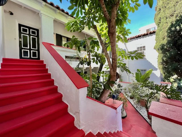 235 S Doheny Dr - Upper