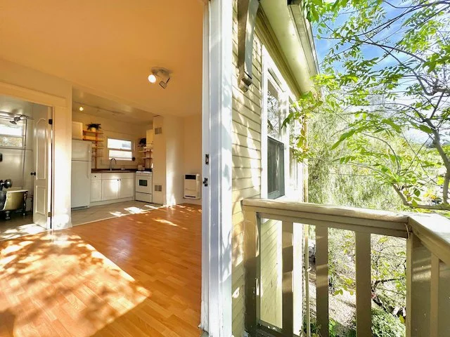 1922 1/2 Preston Ave