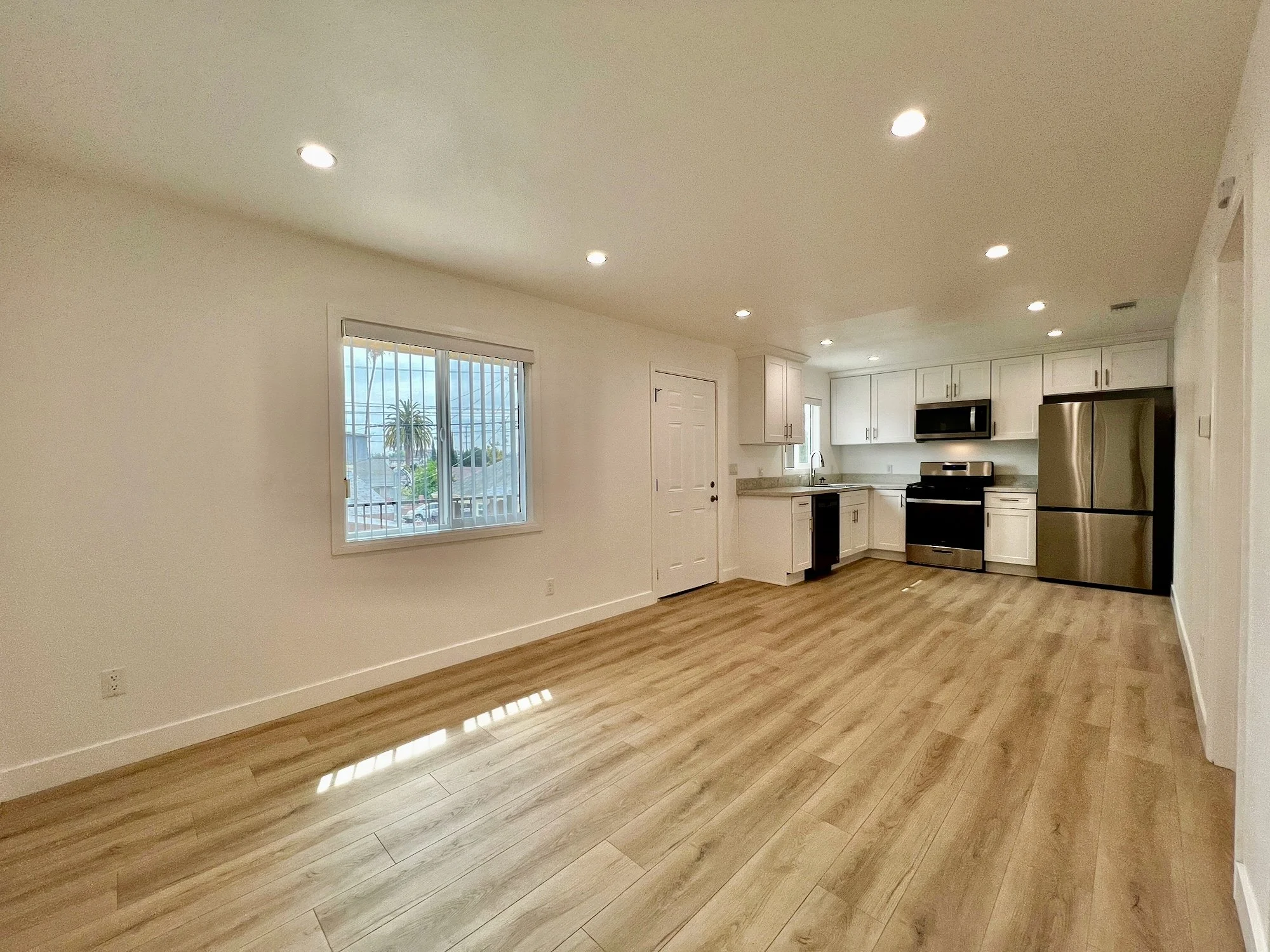 1325 1/2 N Normandie Ave 