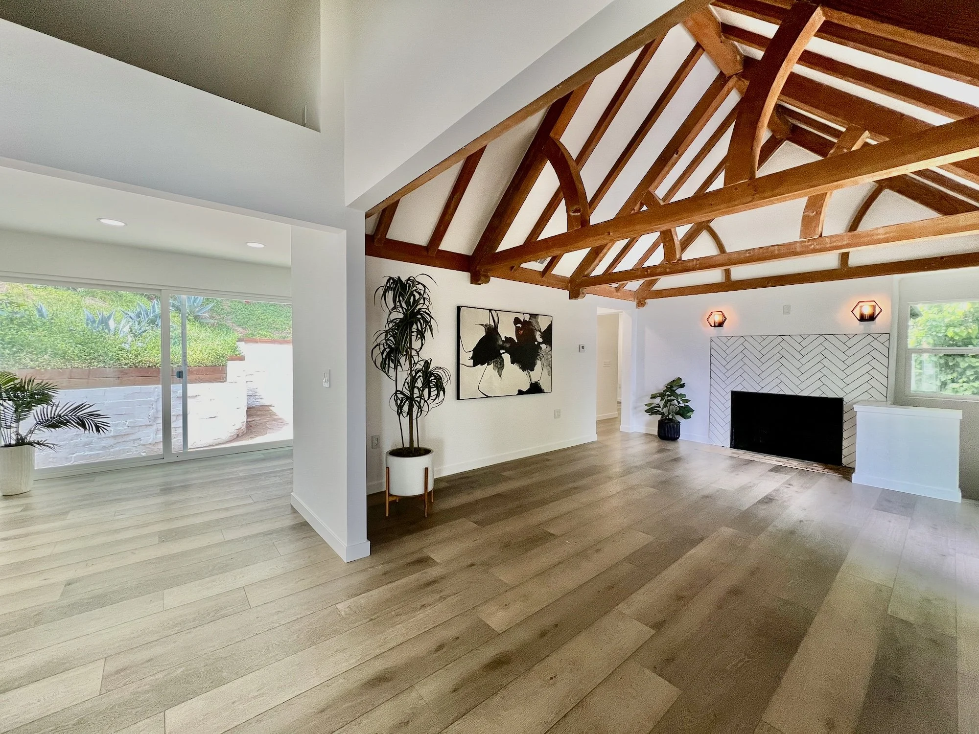 1718 Sunset Plaza Dr