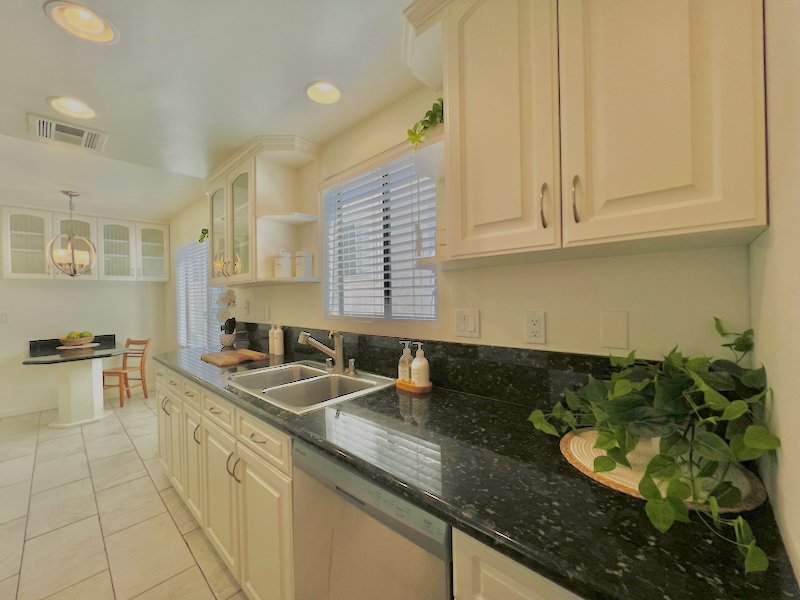 4257 Laurel Canyon Blvd #4 - 5.jpeg
