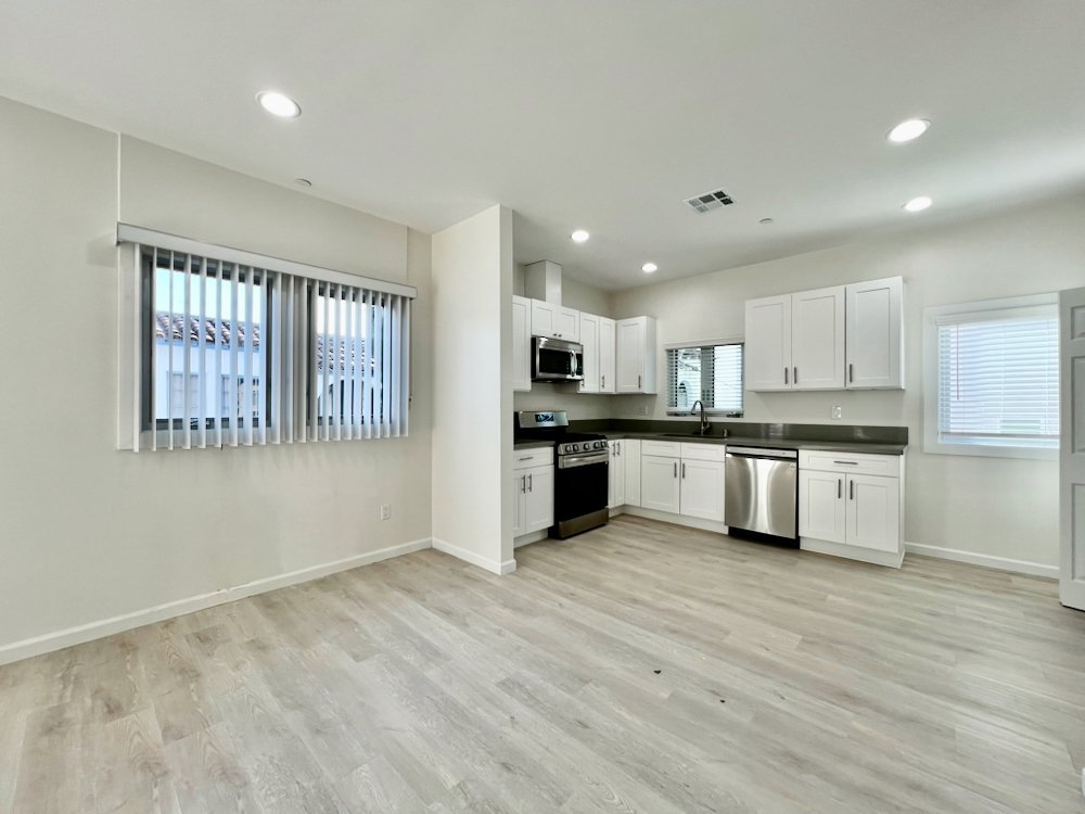 1409 N Hobart Blvd #103 - 3.jpeg