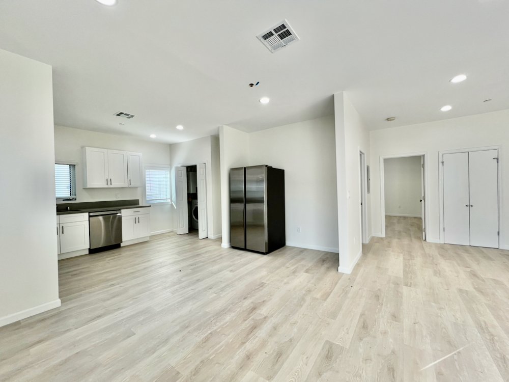 1409 N Hobart Blvd #103 - 6.jpeg