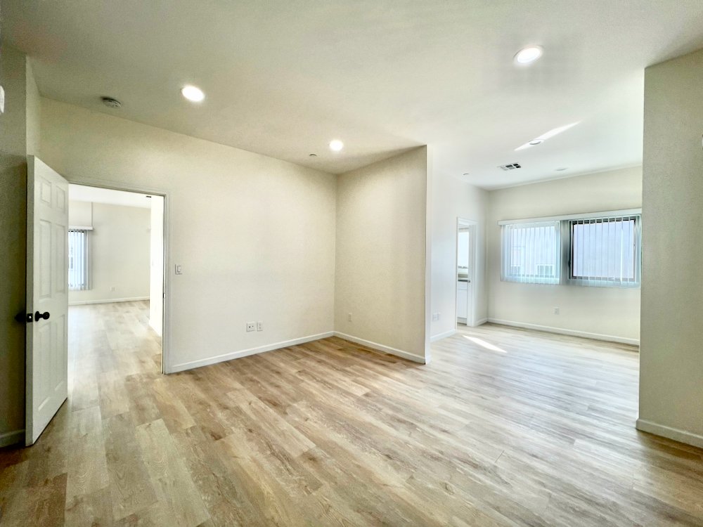 1409 N Hobart Blvd #103 - 7.jpeg