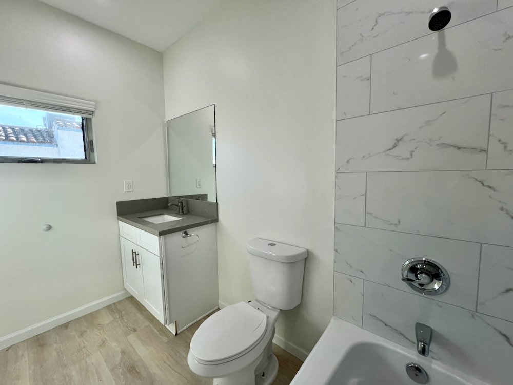 1409 N Hobart Blvd #103 - 14.jpeg