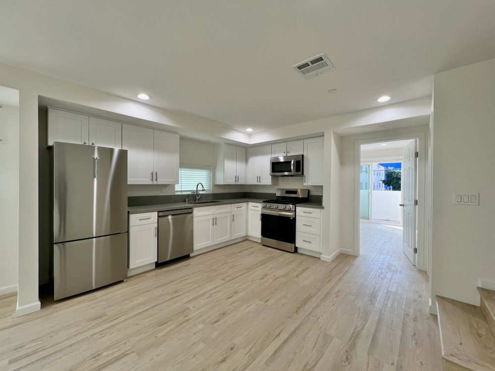1409 N Hobart Blvd #202 - 3.jpeg