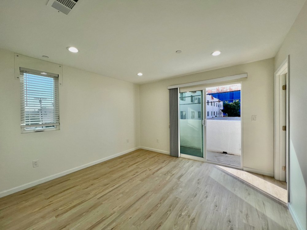 1409 N Hobart Blvd #202 - 4.jpeg
