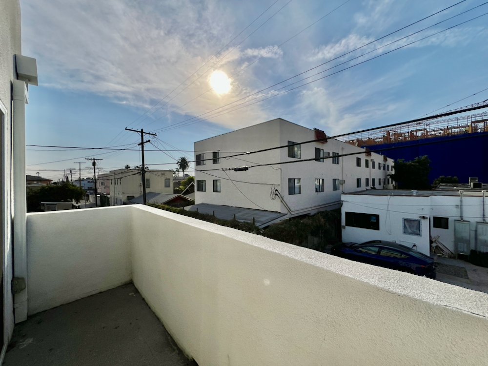 1409 N Hobart Blvd #202 - 7.jpeg