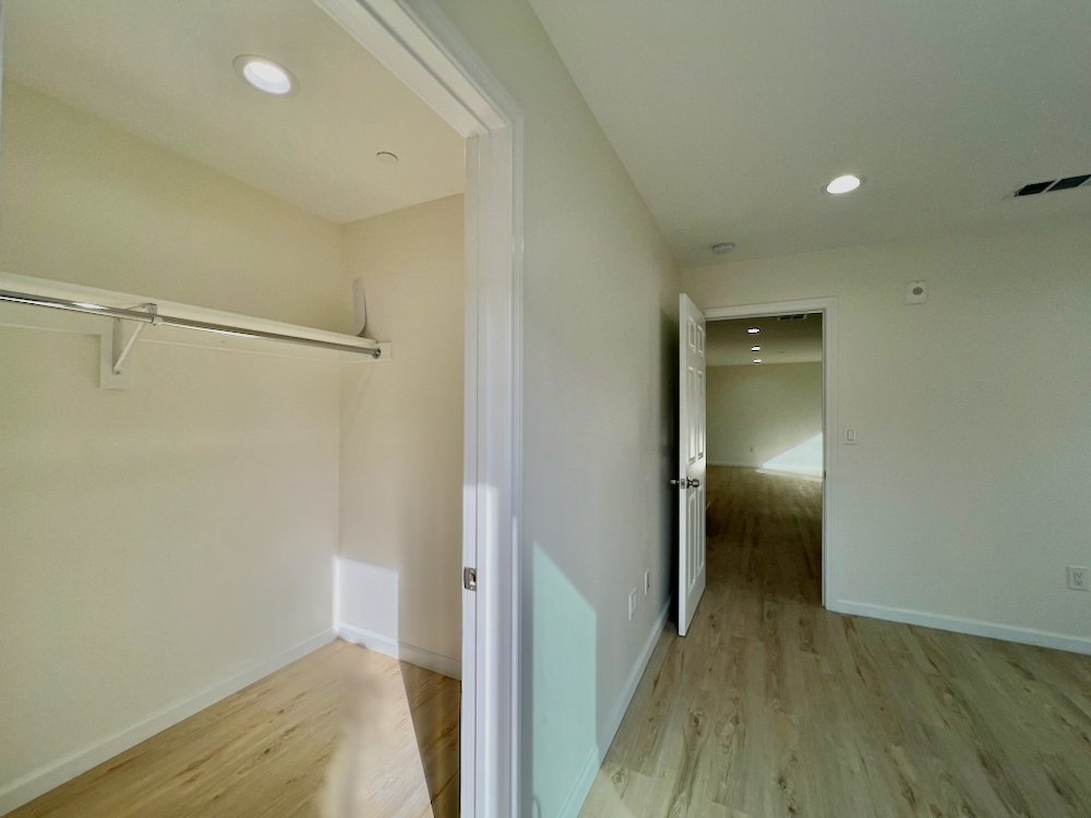 1409 N Hobart Blvd #202 - 8.jpeg