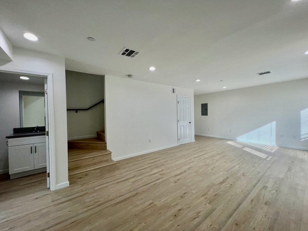 1409 N Hobart Blvd #202 - 11.jpeg
