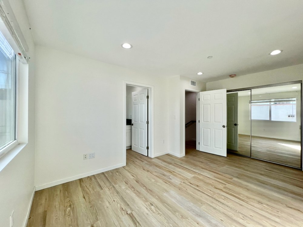 1409 N Hobart Blvd #202 - 13.jpeg