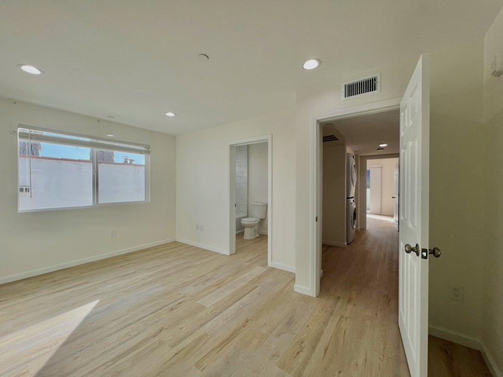 1409 N Hobart Blvd #202 - 15.jpeg