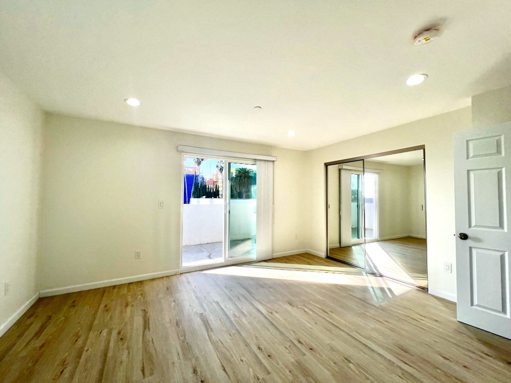 1409 N Hobart Blvd #202 - 17.jpeg