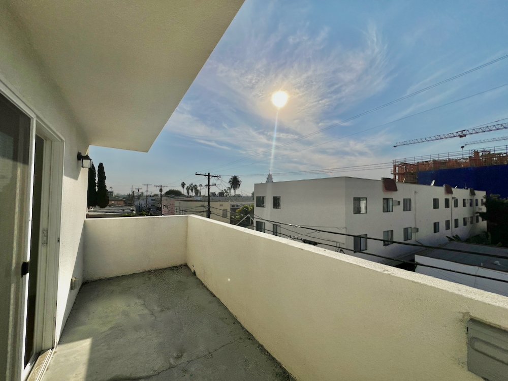 1409 N Hobart Blvd #202 - 18.jpeg