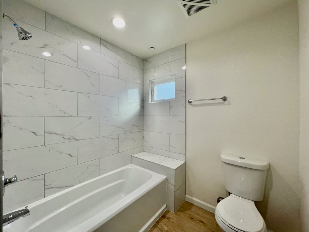 1409 N Hobart Blvd #202 - 20.jpeg