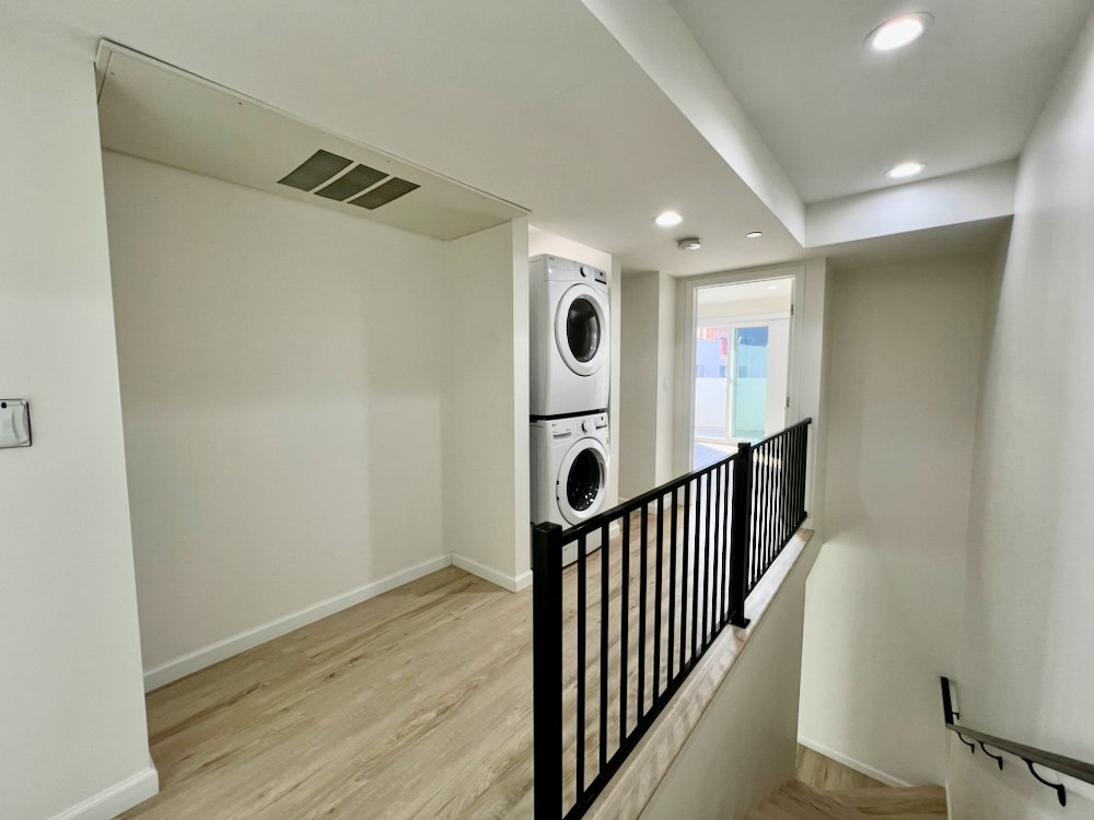 1409 N Hobart Blvd #202 - 22.jpeg