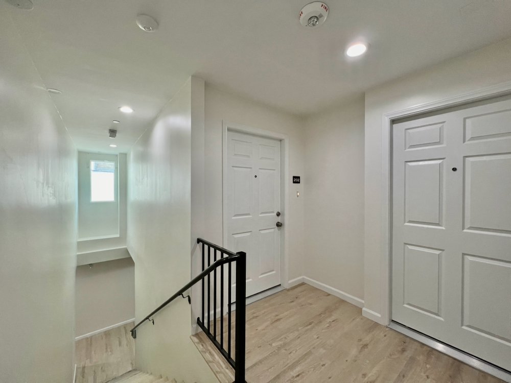 1409 N Hobart Blvd #202 - 24.jpeg