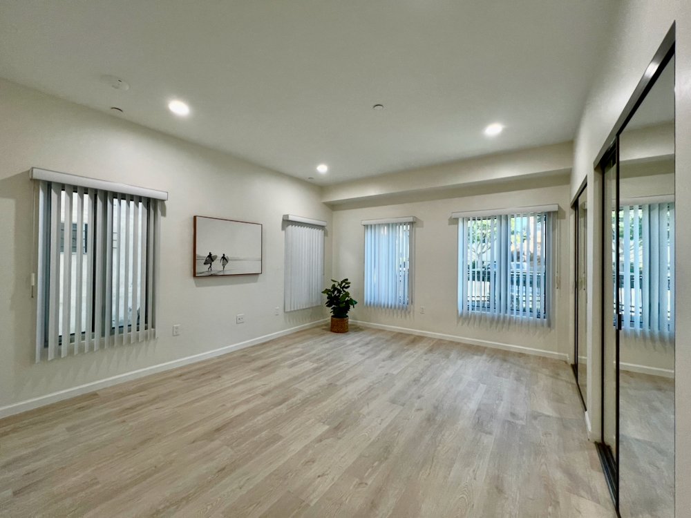 1409 N Hobart Blvd #101 Staged - 7.jpeg