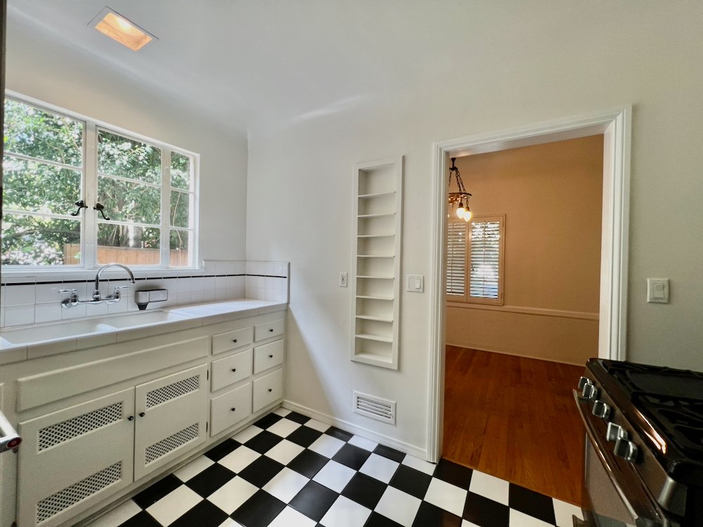 8474 Fountain Ave - 7.jpeg