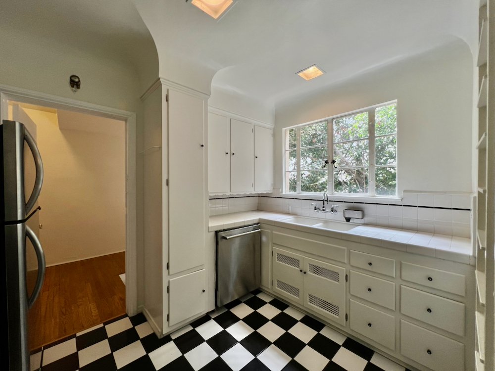 8474 Fountain Ave - 9.jpeg