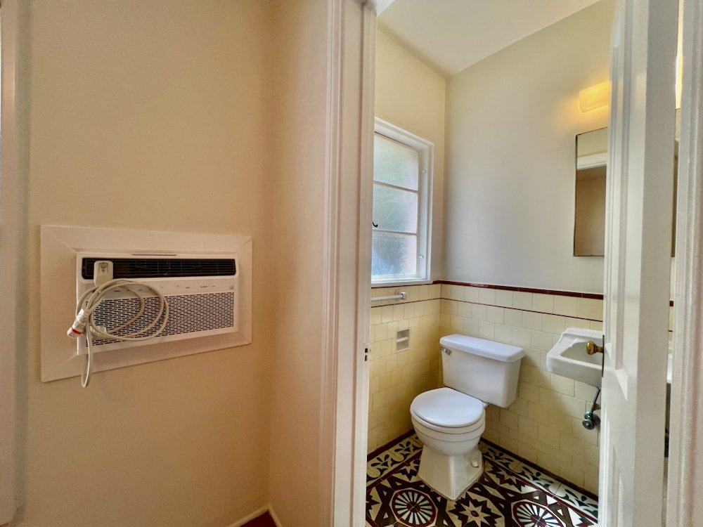 8474 Fountain Ave - 17.jpeg