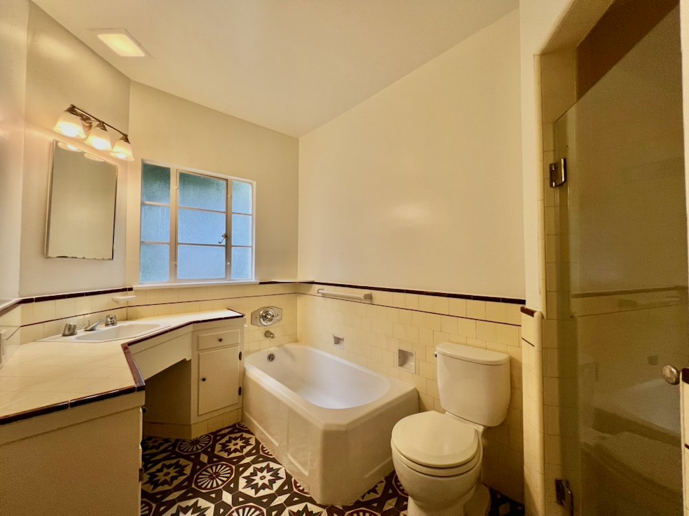 8474 Fountain Ave - 20.jpeg