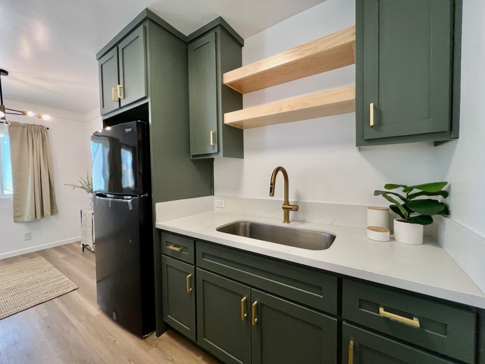 5819 Carlton Way #1 - 4.jpeg