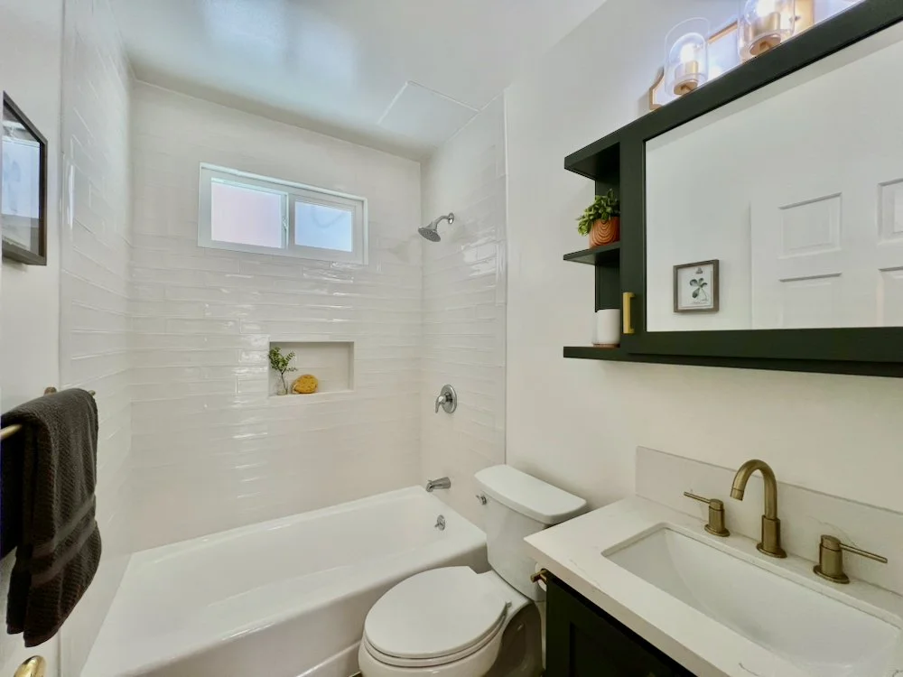 5819 Carlton Way #1 - 8.jpeg