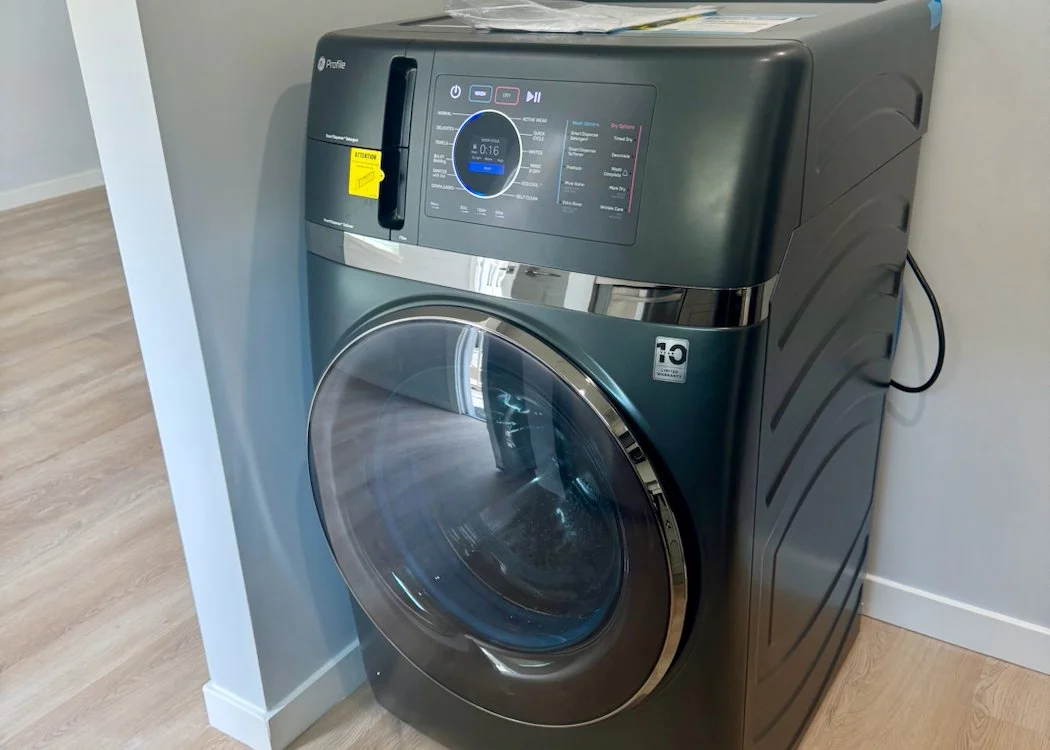 902 s barrington ave Laundry - 1.jpeg