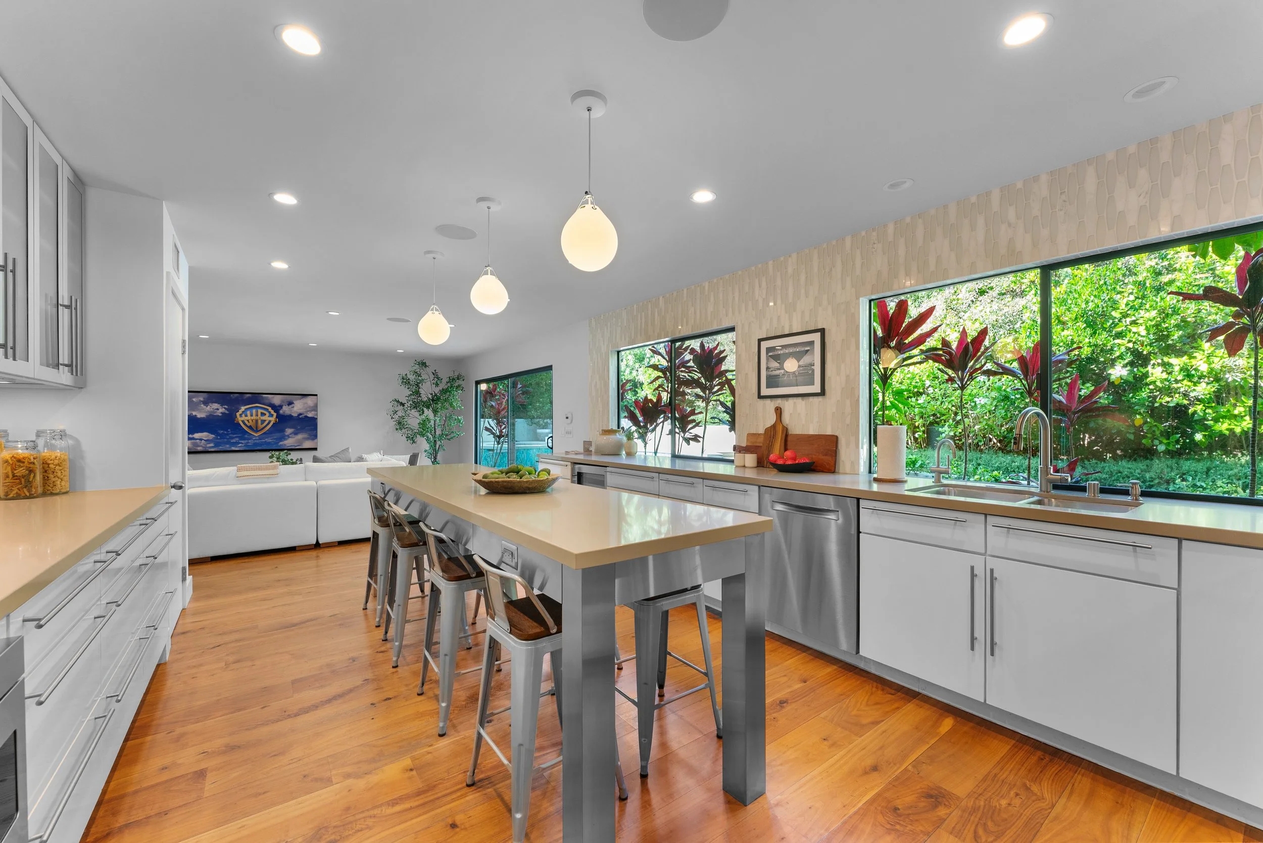 6435 Innsdale Drive  - 8.jpeg