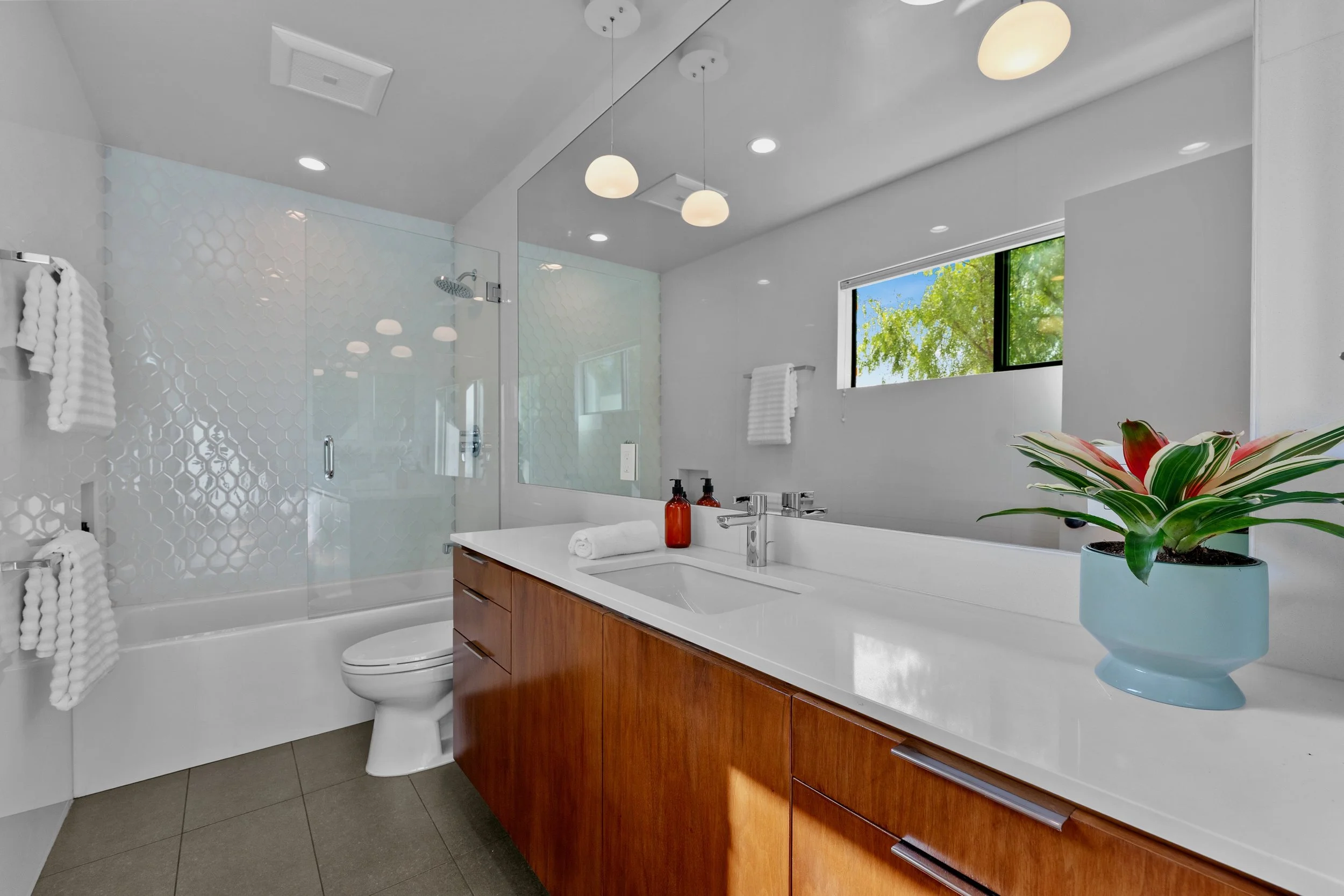 6435 Innsdale Drive  - 26.jpeg