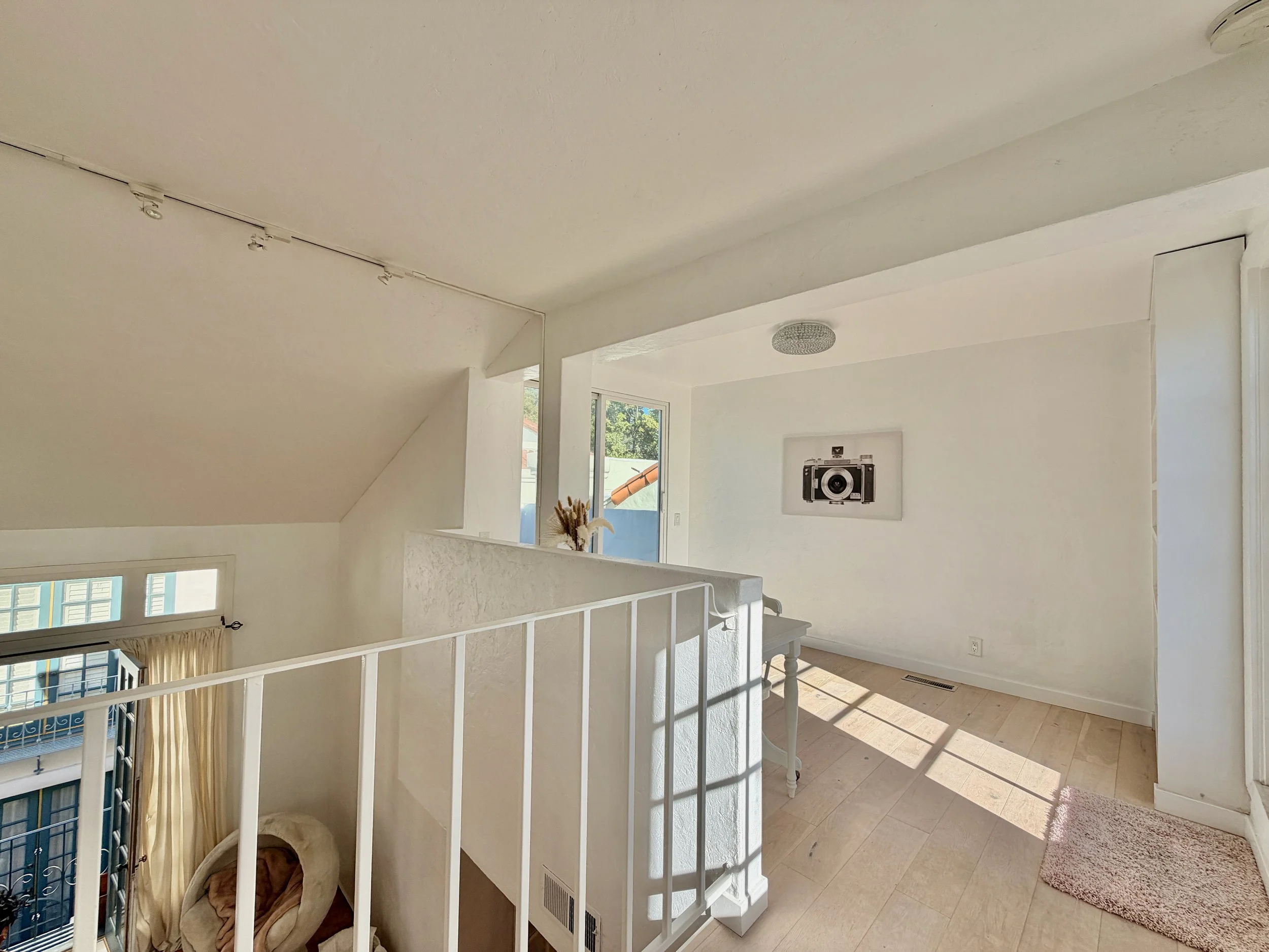 1123 Flores #14 - 21.jpeg