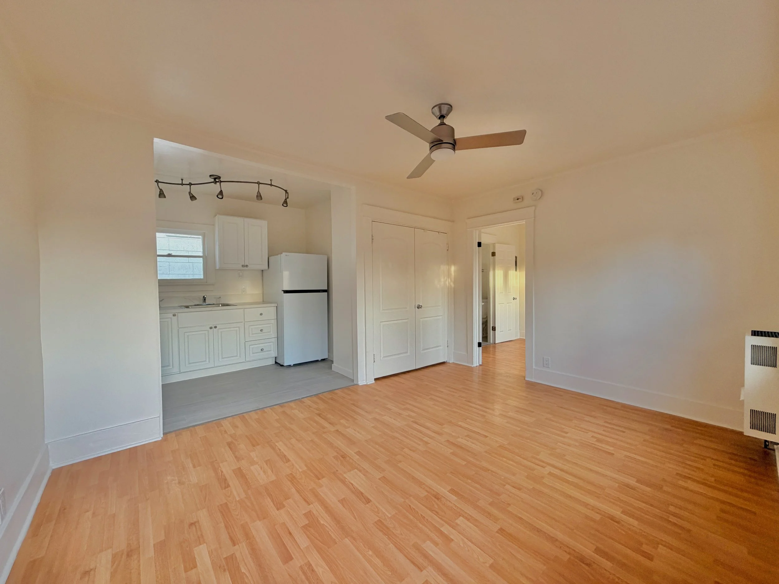 1922 1-4 Preston Ave - 3.jpeg