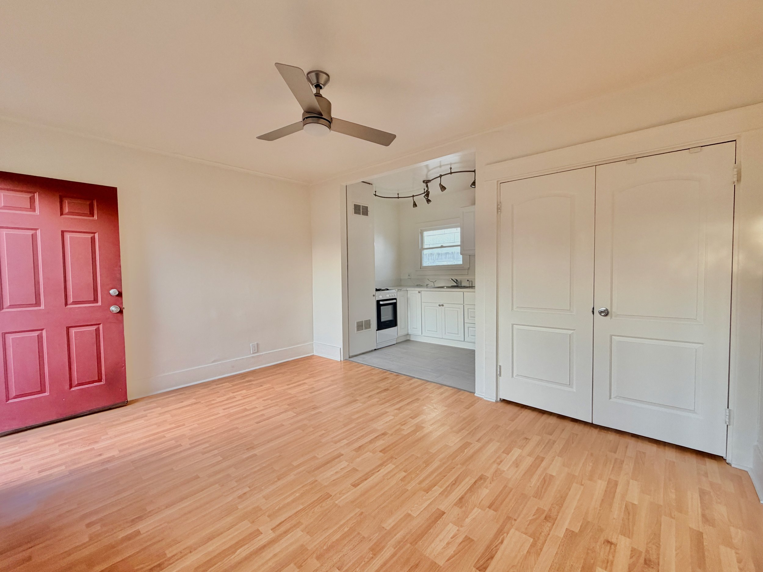 1922 1-4 Preston Ave - 6.jpeg