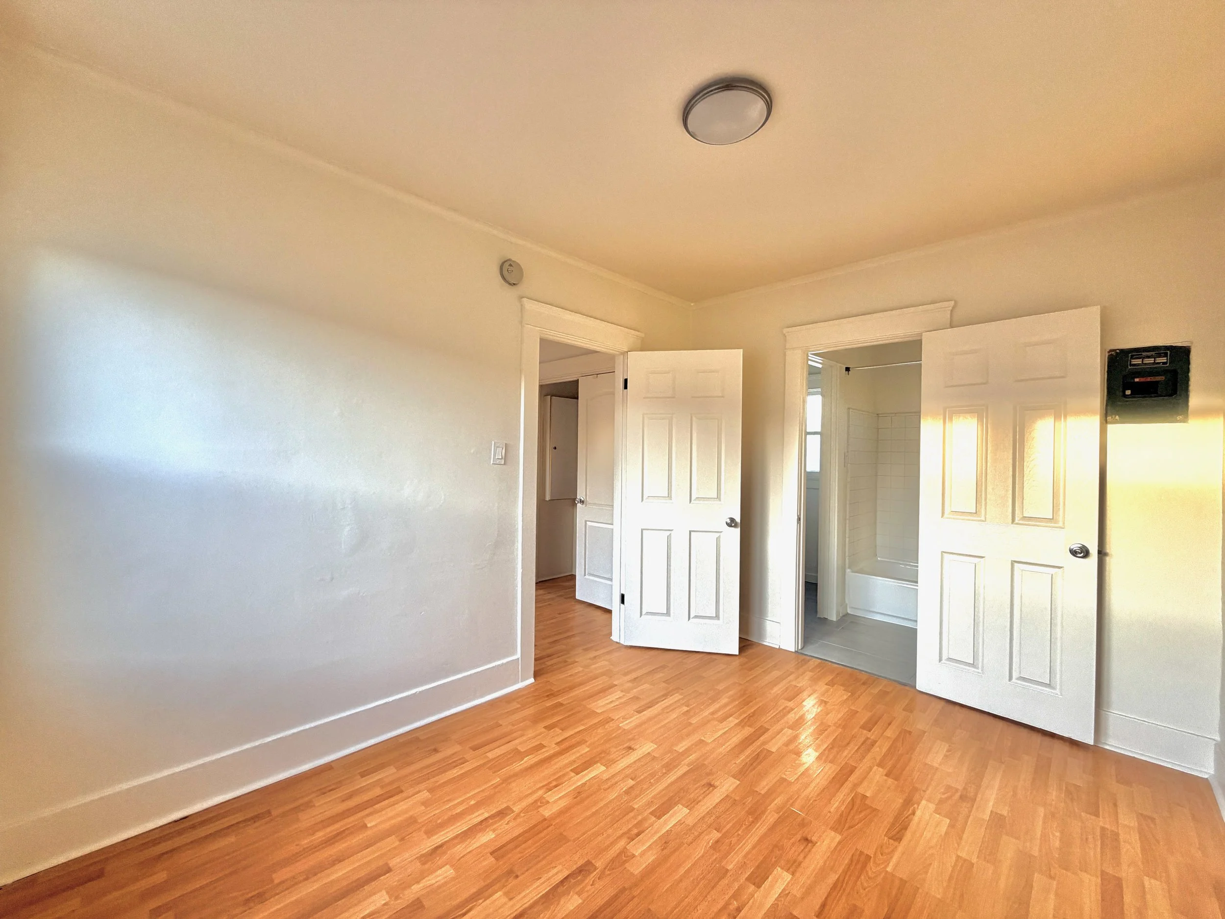 1922 1-4 Preston Ave - 10.jpeg