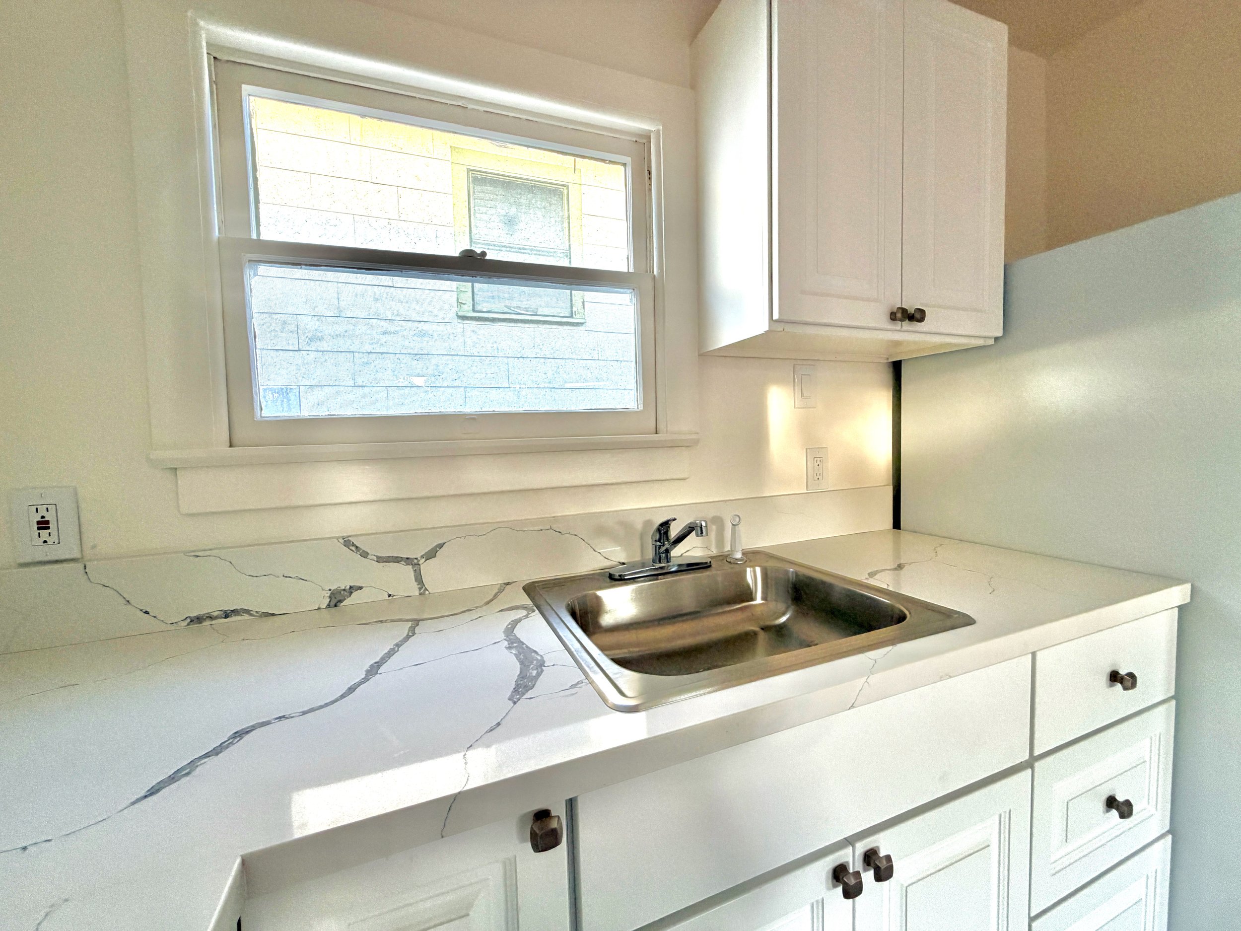 1922 1-4 Preston Ave - 16.jpeg