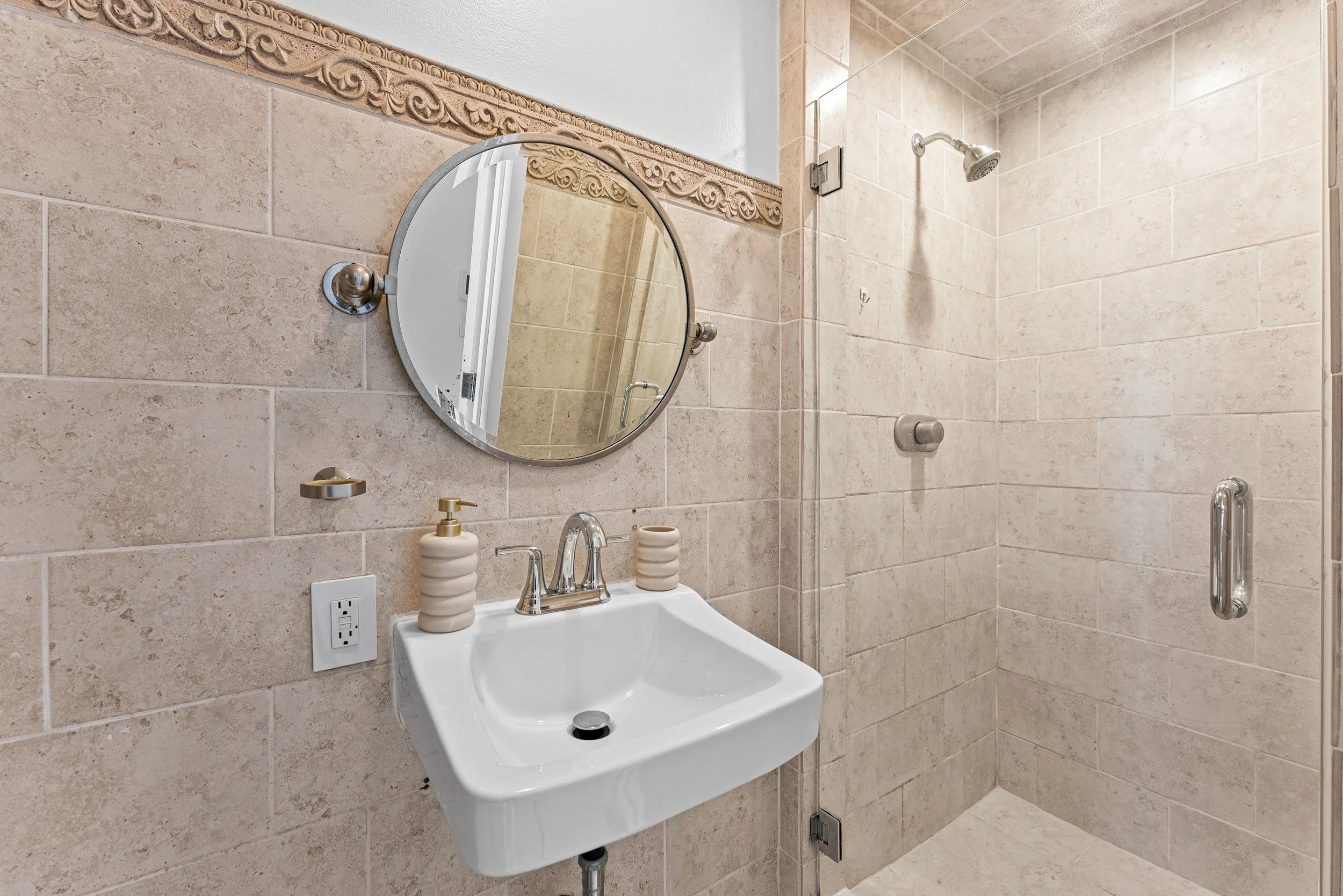 24 1-2 Northstar St - 19.jpeg