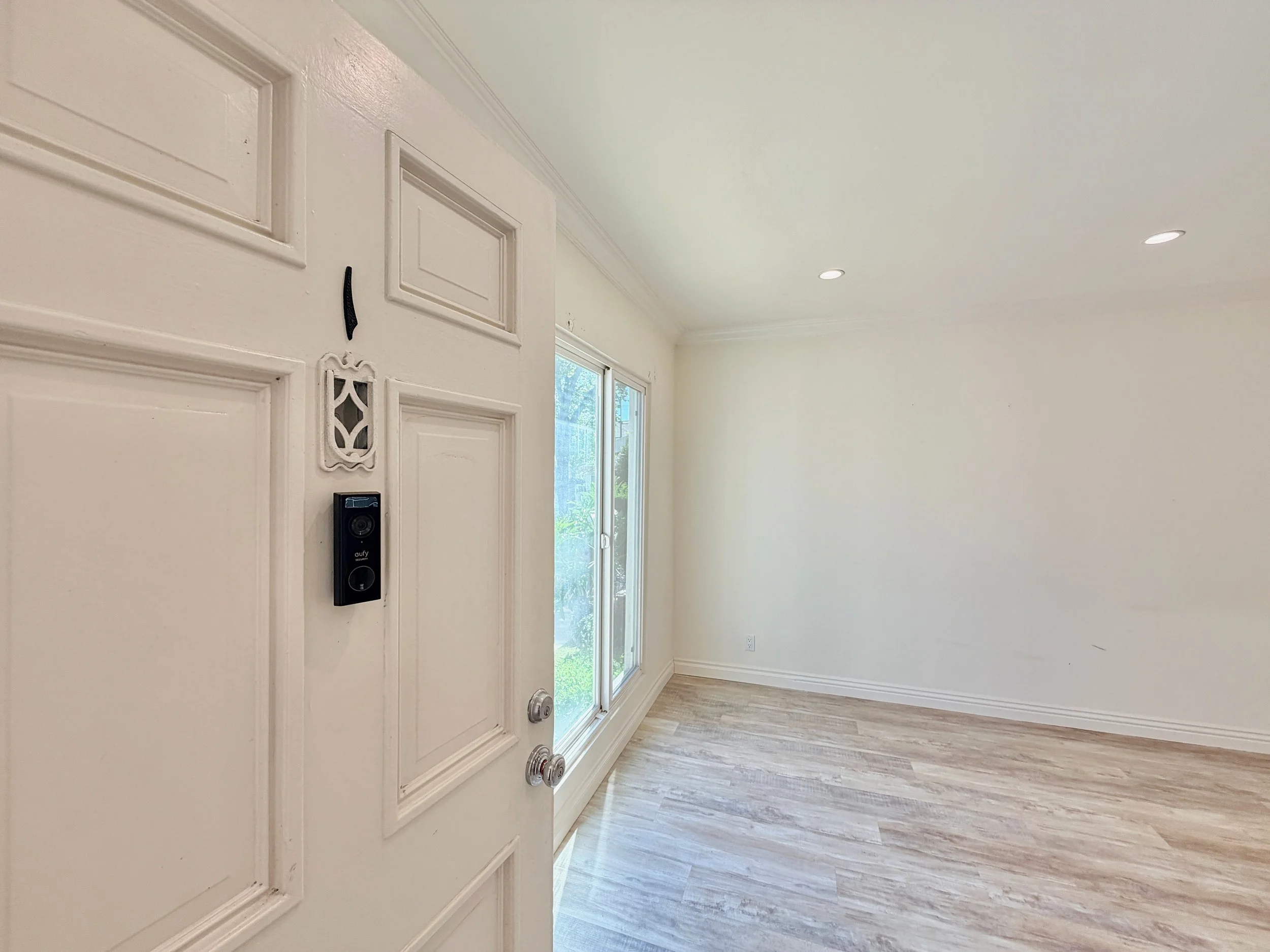 124 N Pass Ave #1 - 1.jpeg