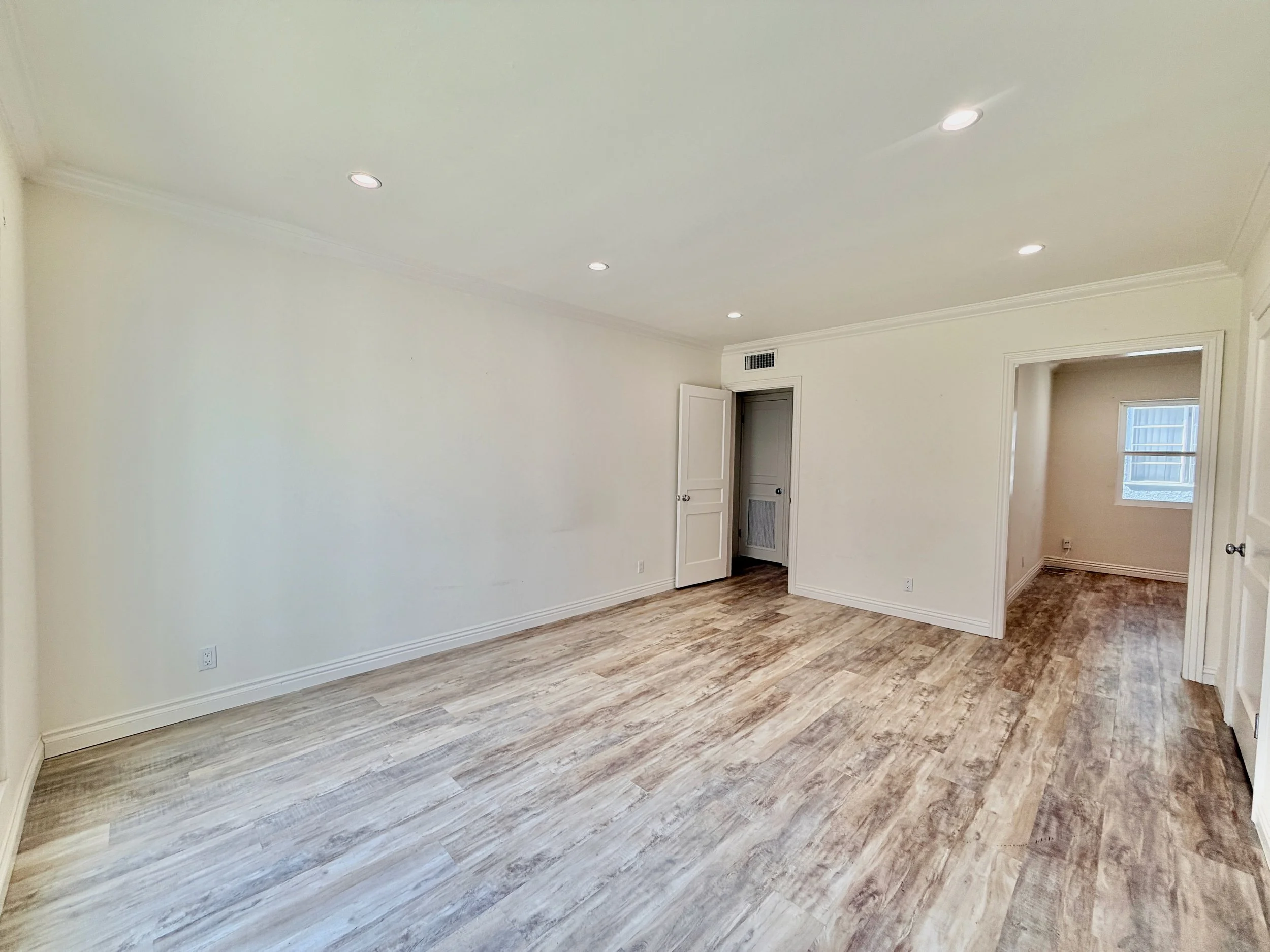 124 N Pass Ave #1 - 2.jpeg