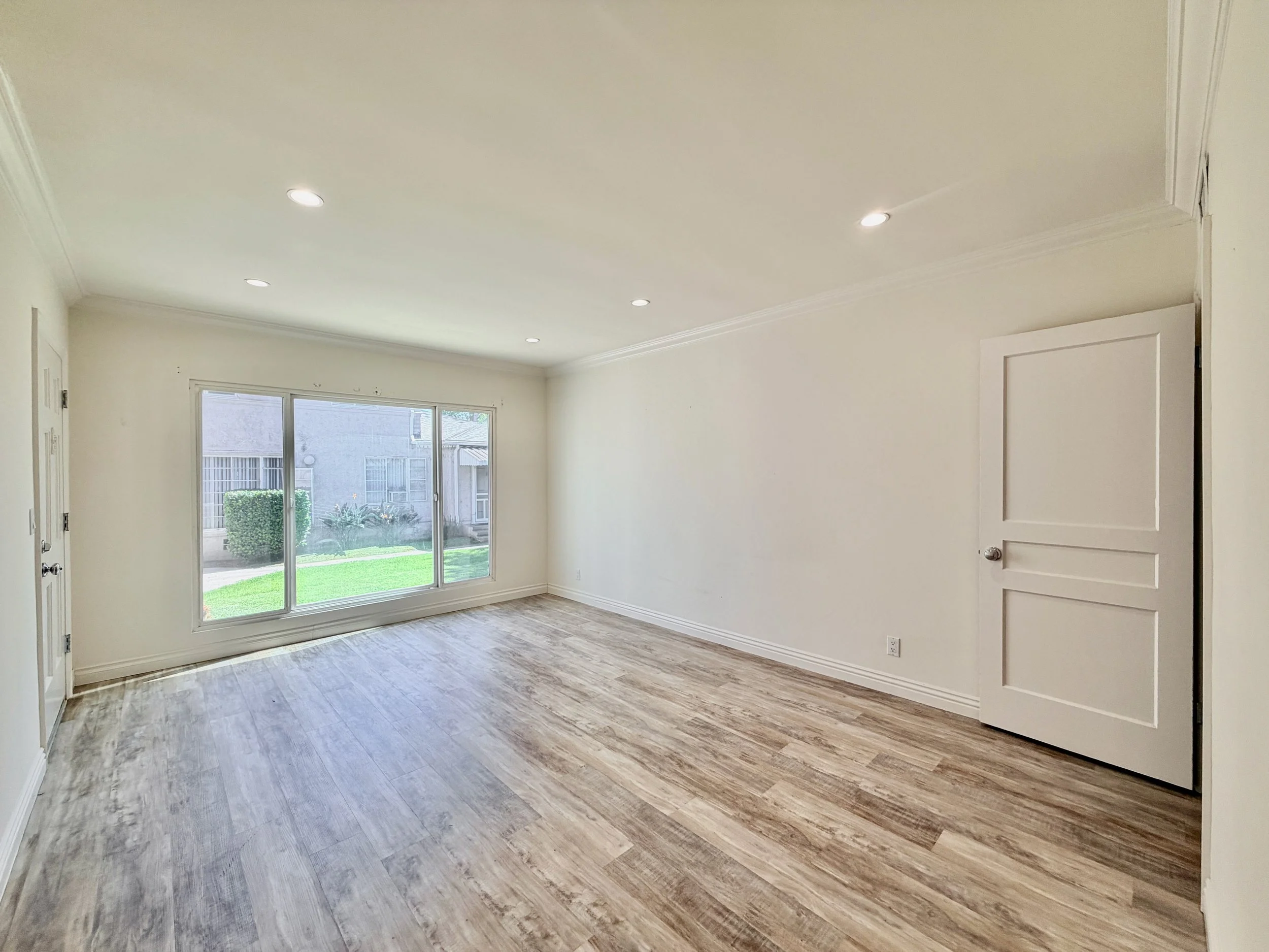 124 N Pass Ave #1 - 3.jpeg