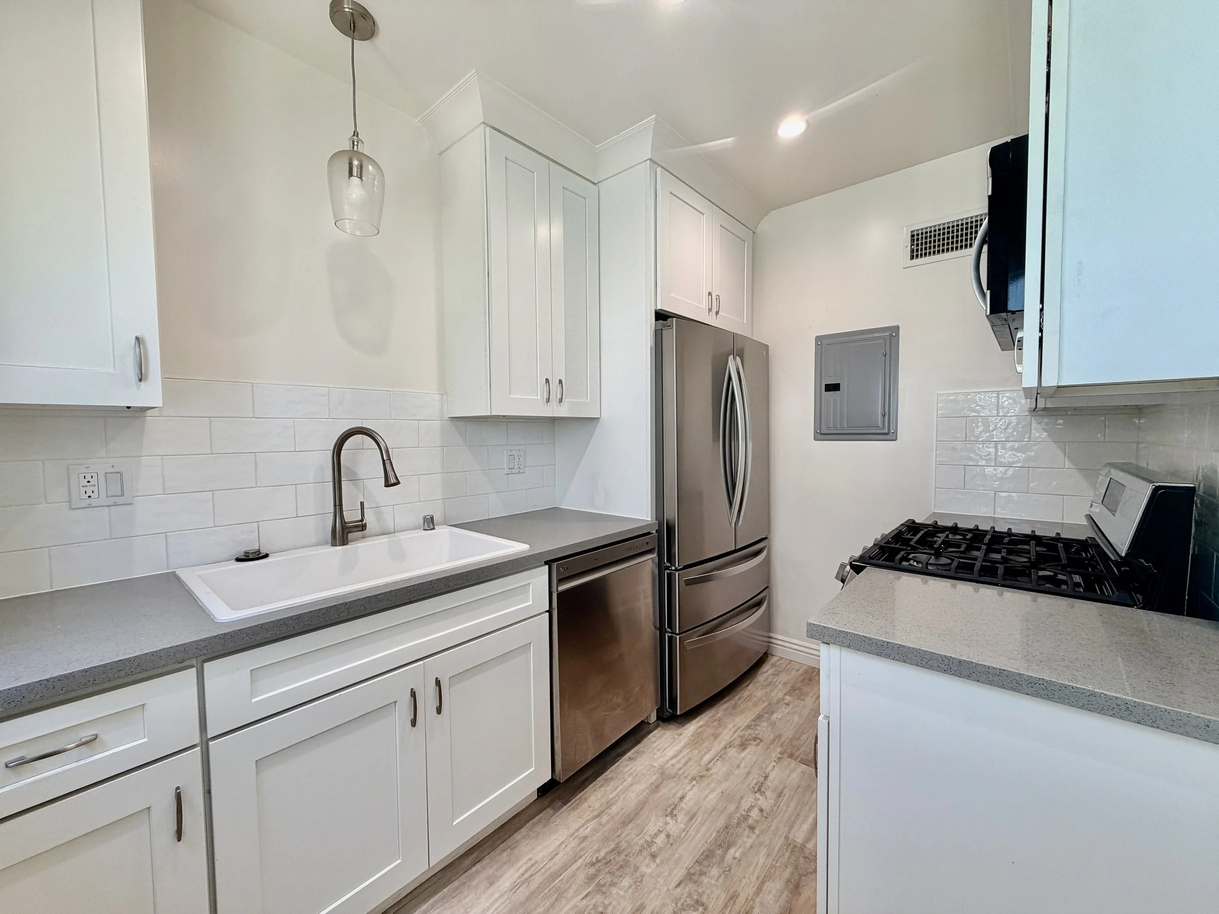 124 N Pass Ave #1 - 5.jpeg