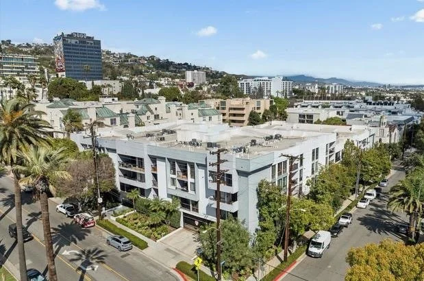 COMING SOON 906 N Doheny Dr #311
