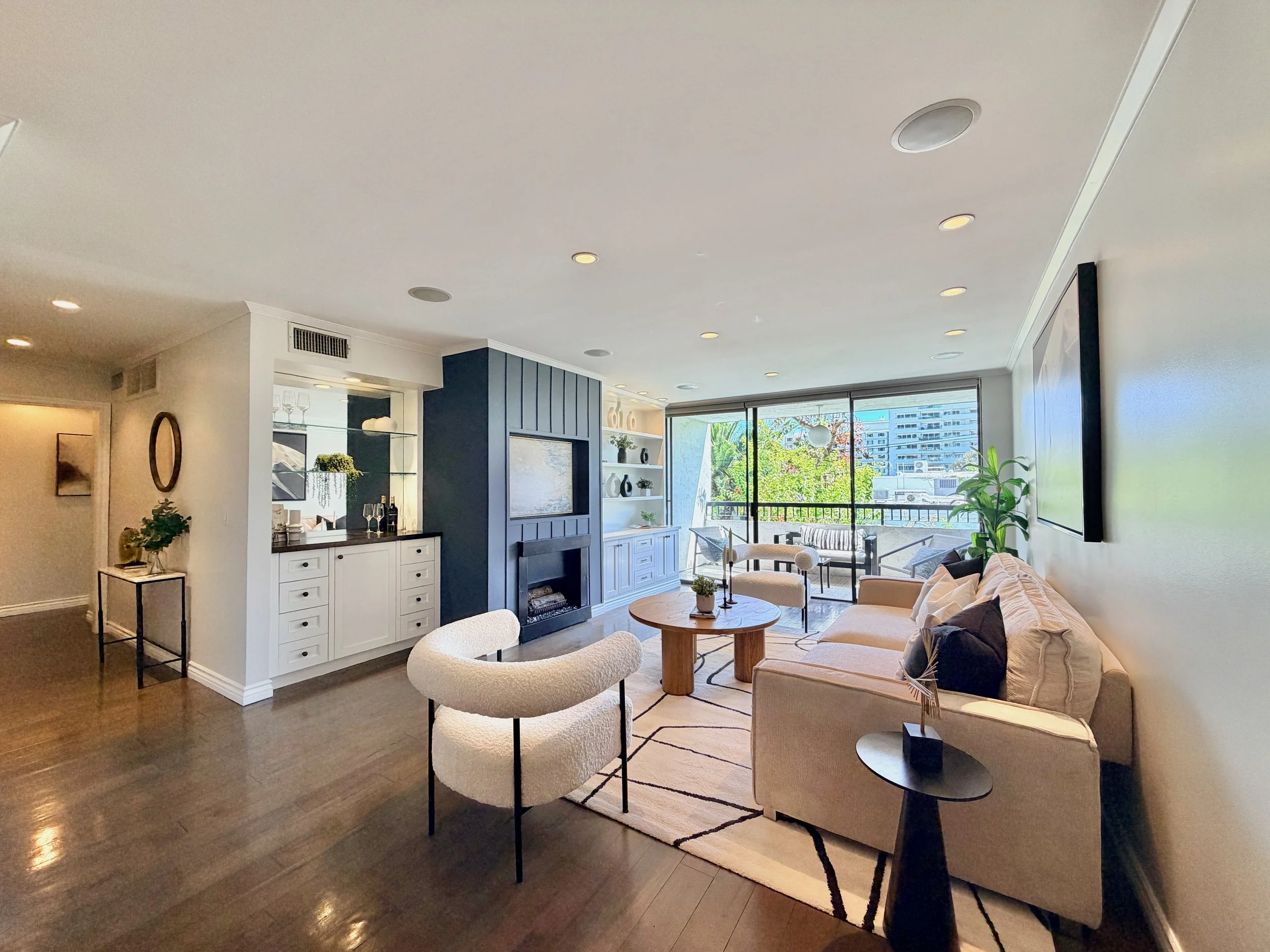 906 N Doheny Dr #311