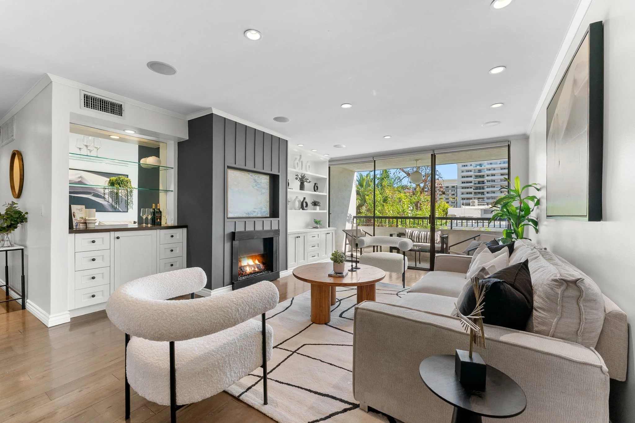 906 N Doheny Dr #311