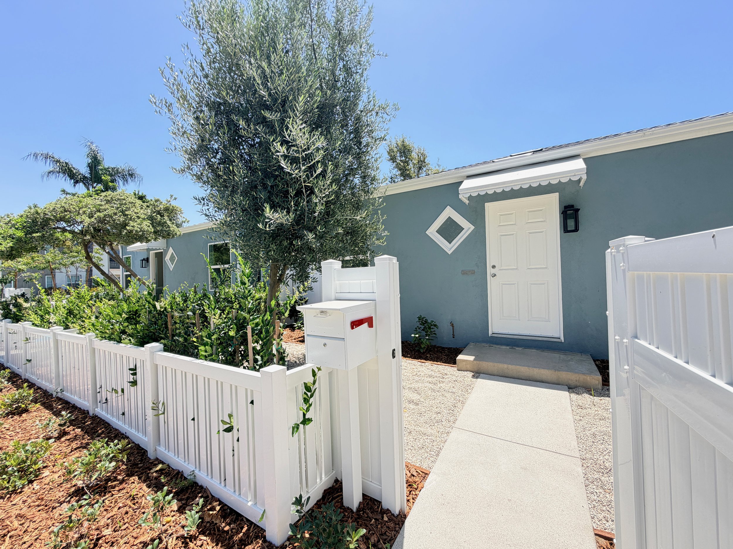 2928 Riverside Dr - 1.jpeg